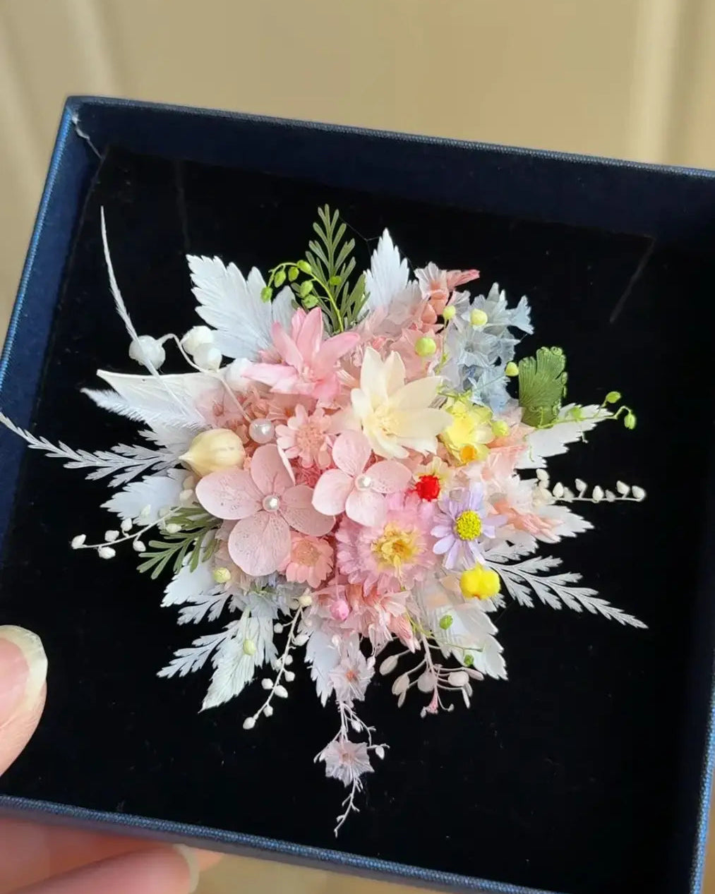 Feather & Pearl Preserved Flower Ring – Handcrafted Eternal Floral Jewelry Pink White Green | Realistic Faux Silk Flowers for Home Decor - Eco Perennial