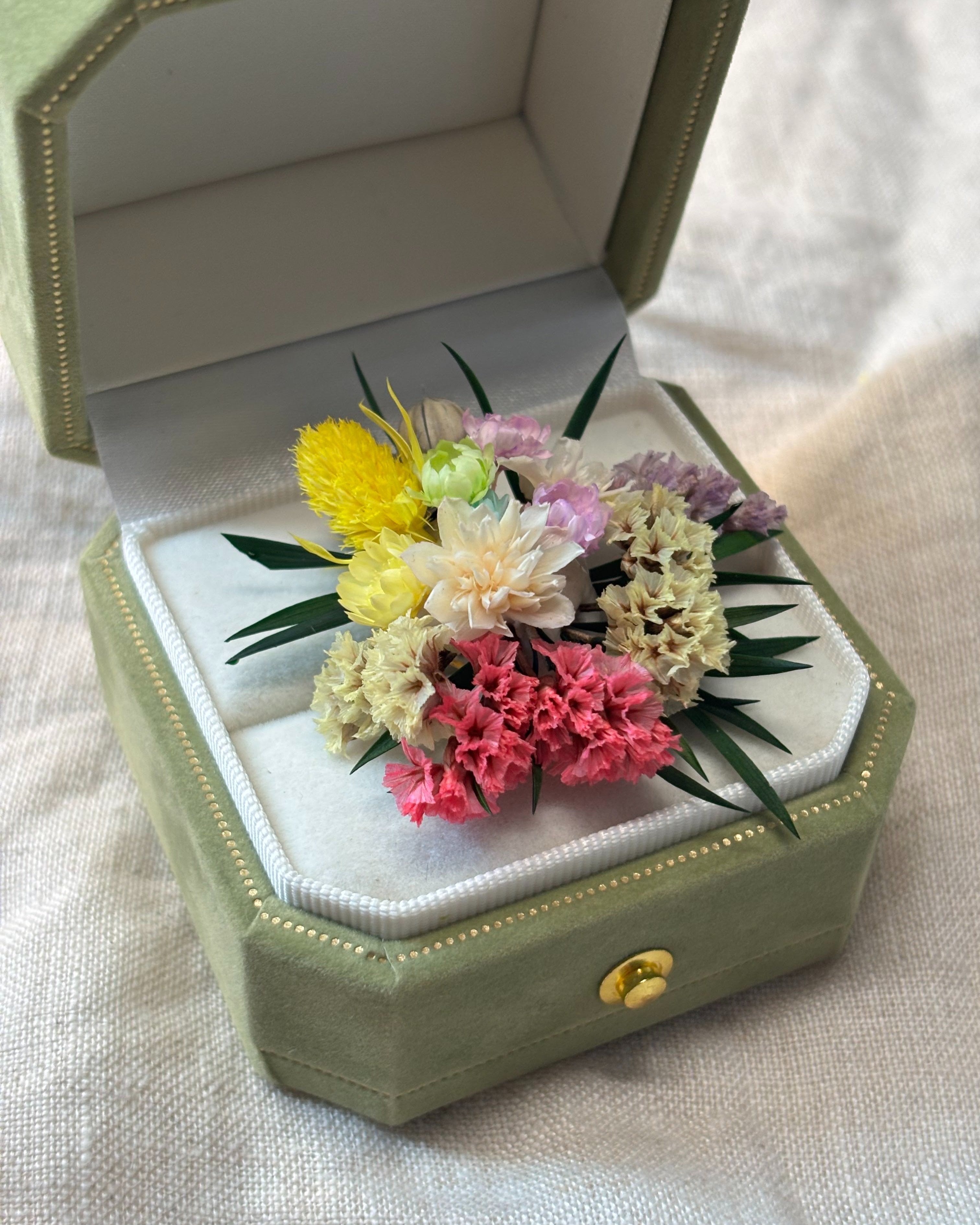 "Artisan’s Surprise" Preserved Flower Ring | Handcrafted Unique Wildflower Bouquet - Eco Perennial | Realistic Faux Silk Flowers for Home Decor - Eco Perennial