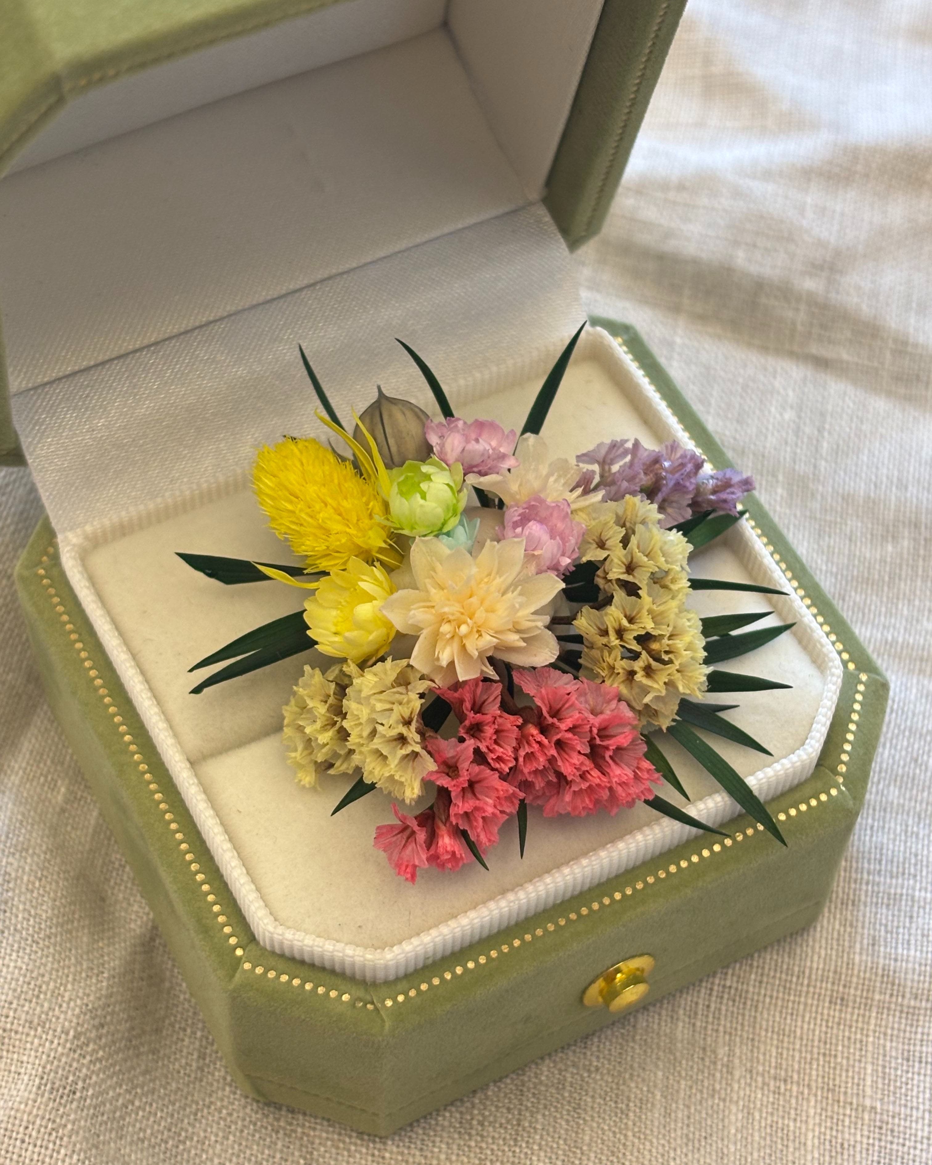 "Artisan’s Surprise" Preserved Flower Ring | Handcrafted Unique Wildflower Bouquet - Eco Perennial | Realistic Faux Silk Flowers for Home Decor - Eco Perennial