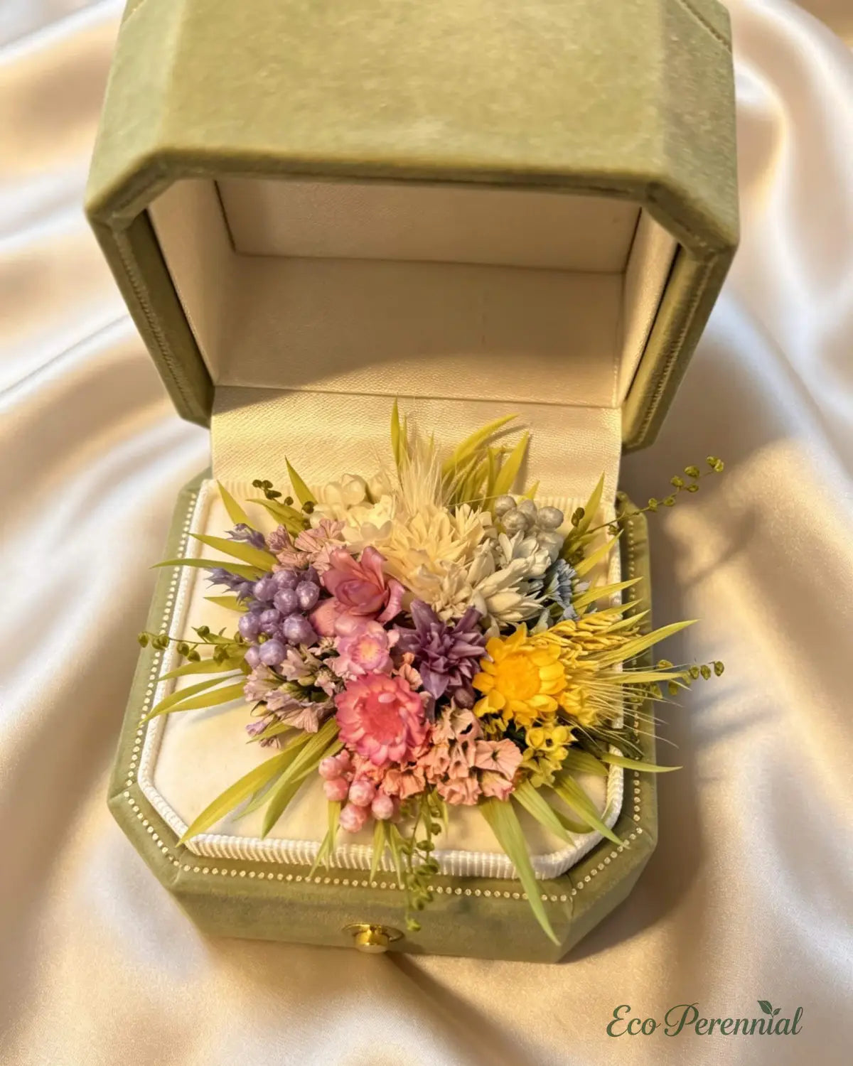 Handcrafted Preserved Flower Ring | ’Secret Garden’ Wild Garden Series - Eco Perennial - Jewelry