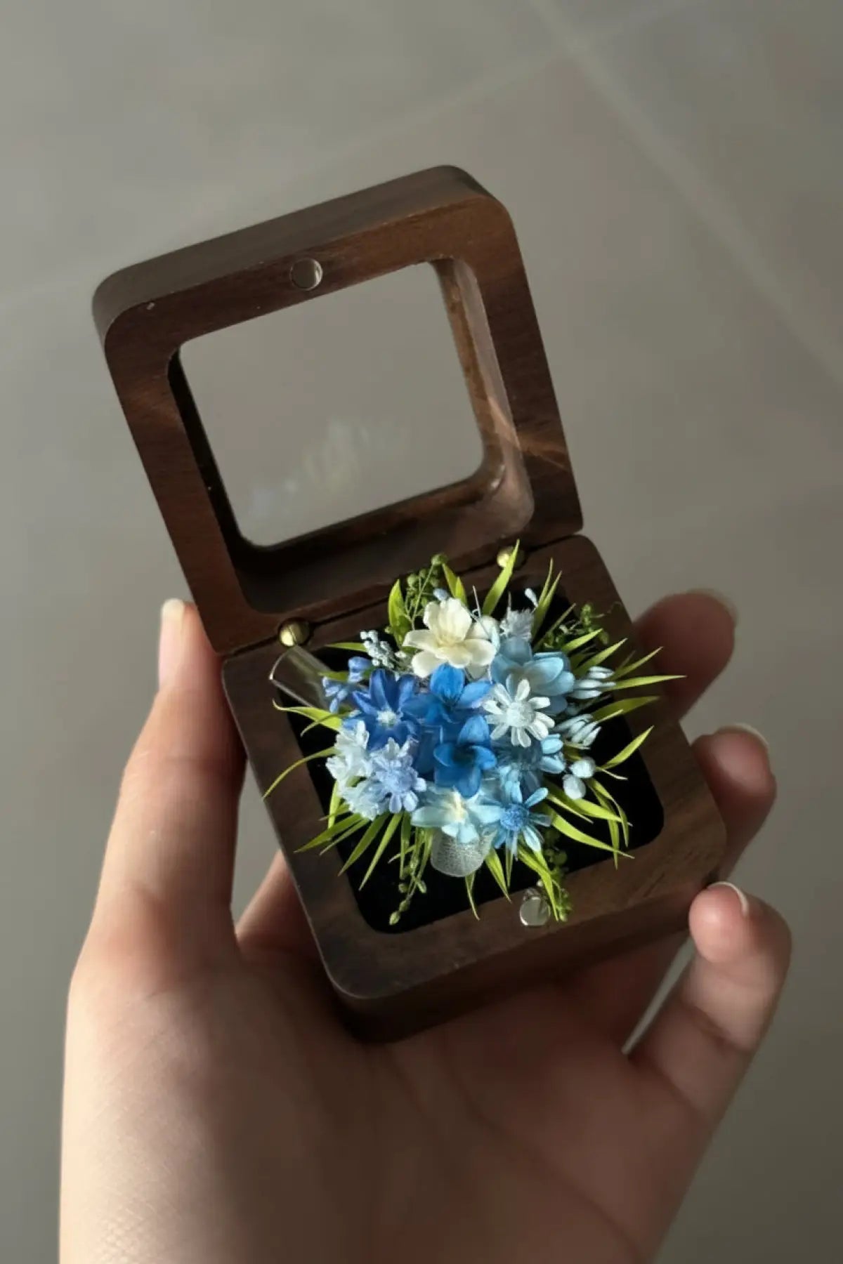 Ocean Blue Preserved Flower Ring – Handcrafted Eternal Floral Jewelry Blue Green White | Realistic Faux Silk Flowers for Home Decor - Eco Perennial